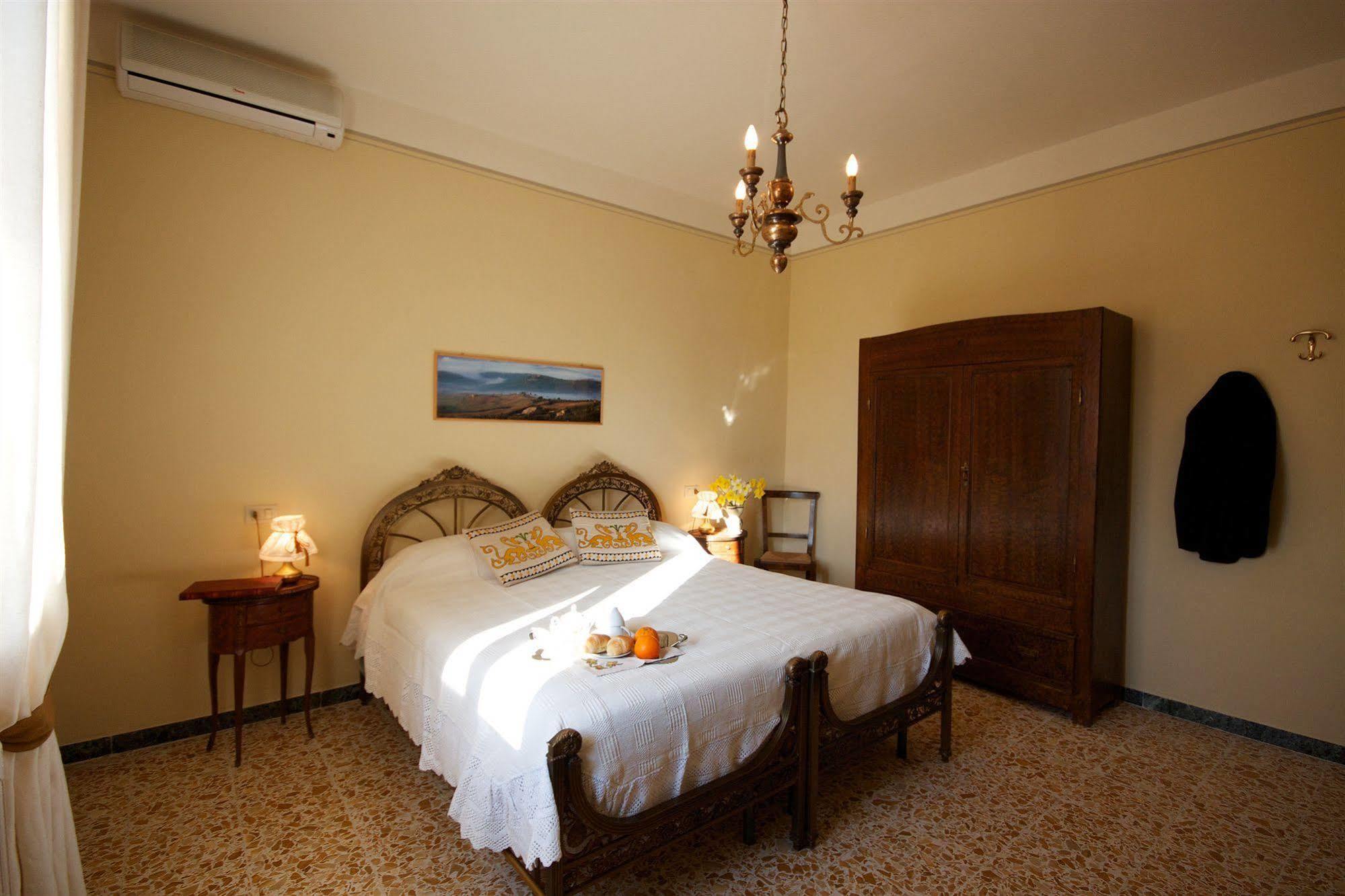 Camere Andrei Pienza Kültér fotó